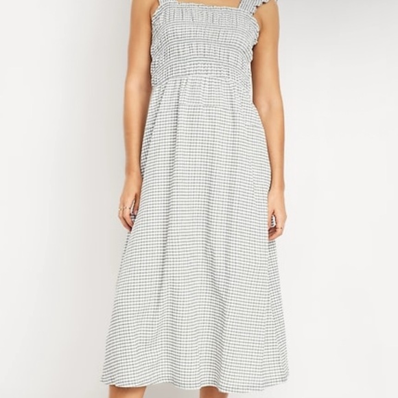 Old Navy Dresses & Skirts - Old Navy Black and White Checkered Midi Dress